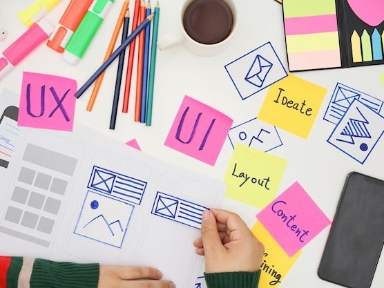 Najlepsze narzędzia UX/UI dla projektantów stron www – przewodnik 2026